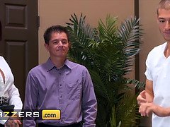 Grote kont, Grote lul, Bedriegen, Hd, Masseren, Olie, Tatoeage, Tieten likken