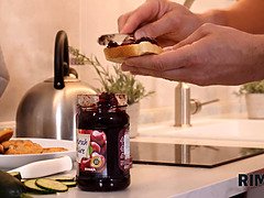 18, お尻, 舐める尻, カップル, フェティッシュ, キッチン, ティーン, 妻