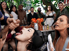 アジア人, デカ尻, ビキニ, 茶髪の, ジーンズ, アウトドア, 公共, ガリガリ