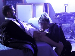 Gros seins, Blonde, Sucer une bite, Tir de sperme, Bâillonner, Hd, Rasée, Nénés