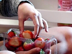 Arschlecken, Nahrung, Küche, Lecken, Natürlichen titten, Piercing, Muschi, Nass