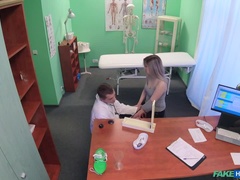 Leie, Blondine, Blasen, Hundestellung, Krankenschwester, Pov, Russisch, Titten