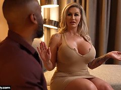 Grosser arsch, Grosse titten, Blondine, Interrassisch, Milf, Monster, Strümpfe, Titten