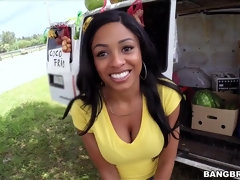 Tussi, Grosse titten, Braunhaarige, Hardcore, Latina, Natürlichen titten, Zierlich, Titten