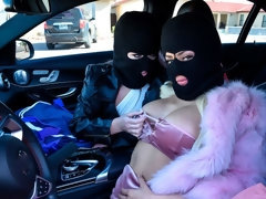 Gros seins, Fétiche, 2 femmes 1 homme, Doigter, Embrassement, Chatte, Dénudage, Plan cul à trois