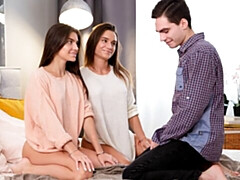 Leie, Grosser arsch, Grosser schwanz, Blasen, Hundestellung, Natürlichen titten, Jungendliche (18+), Flotter dreier