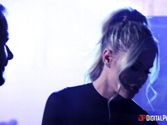 Arsch, Tussi, Grosse titten, Kehlenfick, Hundestellung, Leder, Büro, Hintern versohlen