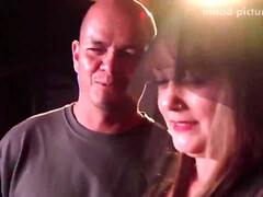 Grote kont, Grote mammen, Bruinharig, Latijnse vrouw, Lesbisch, Openbaar, Billekoek, Tieten likken