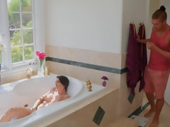 Chica, Mamada, Morena, Tetona, Hd, Tetas naturales, Montar, Mojado