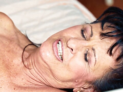 18 jahre, Grosser schwanz, Grosse titten, Braunhaarige, Gehörnter ehemann, Reif, Milf