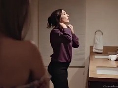 Брюнетки, Лесбиянка, Сиськи