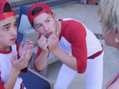 Blond, Pijpbeurt, Oudere vrouw, Sperma shot, Hardcore, Moeder die ik wil neuken, Geschoren, Trio