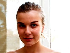 Cul, Blonde, Doigter, Branlette thaïlandaise, Embrassement, Chatte, Rasée, Adolescente