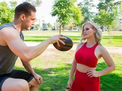 Culo grande, Tetas grandes, Mamada, Morena, Estilo perrito, Pajear, Madres para coger, Afeitado