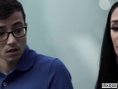 Grosse bite, Gros seins, Brunette brune, Cocu, Gorge profonde, Poilue, Fille latino, Espagnole