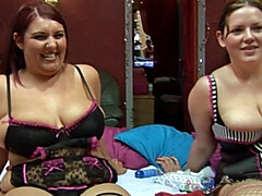 Amateur, Gros cul, Sucer une bite, Club, Orgie, Rousse roux, Rasée, Jarretelles