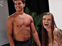 フェラチオ, 茶髪の, イく瞬間, 毛深い, 淫乱熟女, 筋肉, タトゥー