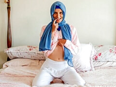 Amateur, Gros cul, Grosse bite, Sucer une bite, En levrette, Adolescente