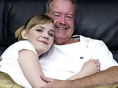 18 jahre, Blondine, Hundestellung, Frau, Lecken, Muschi, Jungendliche (18+), Nass