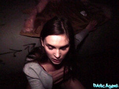 Grosser arsch, Grosse titten, Vollbusig, Tschechisch, Pov, Öffentlich, Tätowierung, Titten