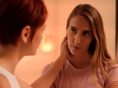 Likken, Masturbatie, Natuurlijke tieten, Kut duiken, Roodharige vrouw, Geschoren, Strippen, Tiener