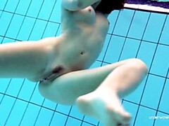 Gros cul, Gros seins, Femelle, Fétiche, Hd, Petite femme, Piscine, Adolescente