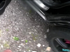 Любители, Минет, Брюнетки, В машине, Милф, На природе, Короткая стрижка, Сиськи