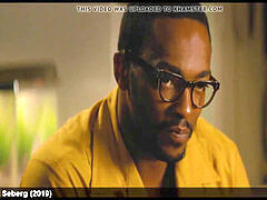 Célébrité, Nue  à poil, Maigrichonne, Softcore, Nénés