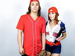 18 ans, Gros cul, Grosse bite, Sucer une bite, Seins naturels, Rousse roux, Adolescente, Nénés