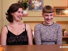 Amateur, Morena, Penetracion con dedos, Alemán, Lesbiana, Tetas naturales, Montar, Strapon