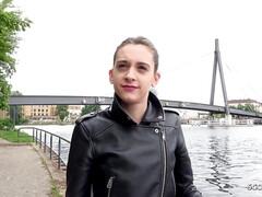 18 ans, Anal, Cul, Grosse bite, Gros seins, Tromperie, Adolescente, Nénés