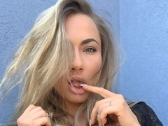 指いじり, 目瞪口呆, 手コキする, オナニー, 淫乱熟女, ピアス, 一人, オッパイの