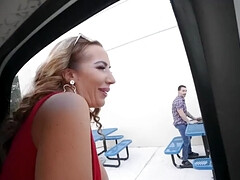 美女, 巨乳な, 車, 口内発射, 淫乱熟女, オマンコ, 馬乗り, 剃毛