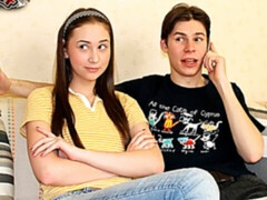 Sucer une bite, Brunette brune, Cocu, Fétiche, Russe, Rasée, Maigrichonne, Adolescente