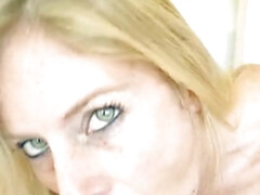 Enthousiasteling, Grote mammen, Blond, Vingeren, Moeder die ik wil neuken