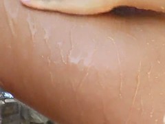 Tussi, Blondine, Braunhaarige, Dildo, Masturbation, Im freien, Rasiert, Spielzeuge