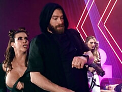 Grote kont, Grote lul, Grote mammen, Pijpbeurt, Bruinharig, Hondjeshouding, Moeder die ik wil neuken, Tieten likken