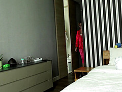 Enthousiasteling, Blond, Pijpbeurt, Sperma shot, Fetisj, Handbeurt, Hakken, Satijn