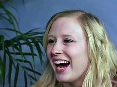 Grosse bite, Homme nu et filles habillées, Tir de sperme, Groupe, Branlette thaïlandaise, Masturbation