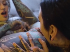 足, 指いじり, Hd, レズビアン, オマンコ, ペニスバンド, タトゥー, オッパイの