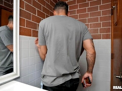 Sucer une bite, Voiture, En levrette, Petite amie, Fille latino, De plein air, Réalité, Tatouage