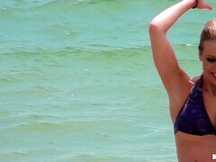 Plage, Gros seins, Blonde, Hard, Mère que j'aimerais baiser, Nue  à poil, Nénés, Mouillée