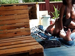 Любители, Жопа, Черные, Парочка, Хд, Натуральные сиськи, На природе, Бассейн