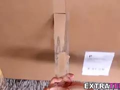 Grote lul, Grote mammen, Blond, Pijpbeurt, Hondjeshouding, Sperma in gezicht, Hardcore, Klein