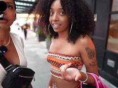 18 ans, Gros seins, Noire, Couple, Branlette thaïlandaise, Hard, Lingerie, Nénés