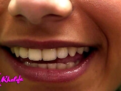 Arabisch, Grote mammen, Rondborstig, Masturbatie, Kantoor, Openbaar, Alleen, Tieten likken