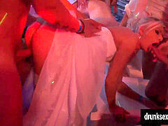 Минет, Вечеринка, На публике