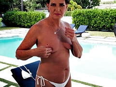 In den arsch, Bikini, Braunhaarige, Behaart, Japanische massage, Masturbation, Im freien, Pool