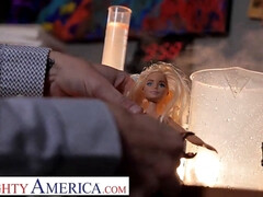 Grote kont, Grote mammen, Blond, Jonge meid, Handbeurt, Hd, Natuurlijke tieten, Orgasme