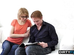 18 ans, Blonde, Tir de sperme, Lunettes, Hd, Petite femme, Adolescente, Nénés